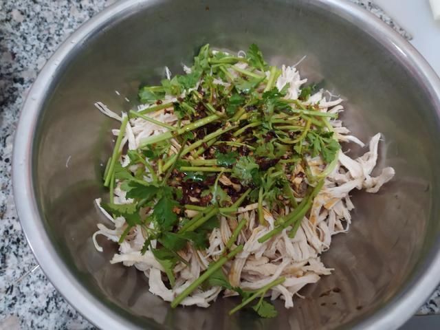 麻辣|比口水鸡好吃100倍下酒好菜麻辣鸡丝,开胃爽口,麻辣鲜香