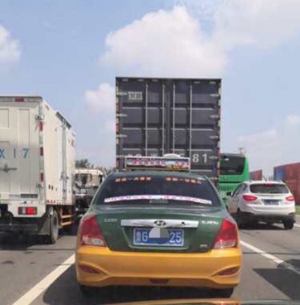 巡游出租汽车|出租车LED屏遭“蒙面”是谁给了你违法的勇气?