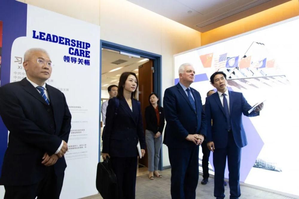 杜尚|从科学家到外交官，大使寄语温肯儿：学无止境，不断积累是成功的开始