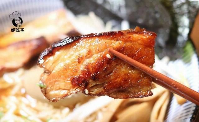  进去|纽约第一家日式油泼面+宝藏小酒馆新张！进去的居然都被上了一课？