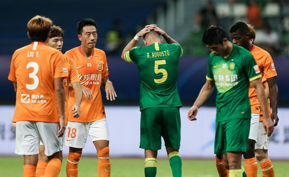 两球|三分钟被进两球，国安球迷怒了，热内西奥被质疑是“卧底”