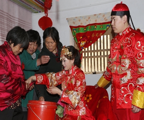 父母越来越为子女|婚姻法有新规，农村“光棍”有福了，丈母娘们恐怕要哭了！