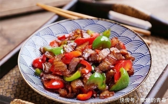 在家|婆婆在家,三两下做了一桌菜,发了圈,网友你家婆婆手艺真好