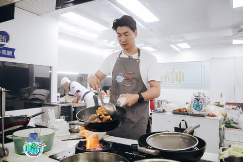  厨艺|继“排骨”后，《中餐厅》再现不熟食物，只是厨艺失误那么简单？