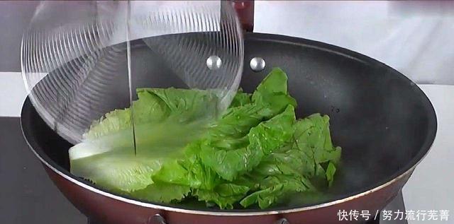 做法|蚝油生菜,别再直接下锅炒,换一种做法,生菜脆嫩爽口,鲜香好吃