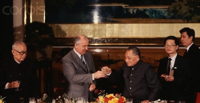 戈尔巴乔夫|老照片:1989年戈尔巴乔夫访华