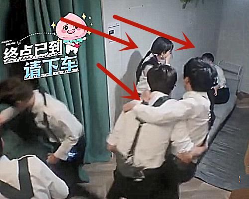 张国伟|张国伟回归《密逃》后化身搬运工,对邓伦“公主抱”,男友力爆棚