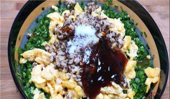  用油|生煎包有人用水煎，有人用油煎，都错了！大厨教你最正确做法