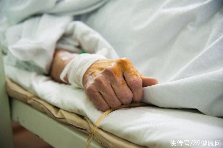 31岁小伙不喝酒竟然肝癌晚期，医生叹息：这2件事做太多了！2023
