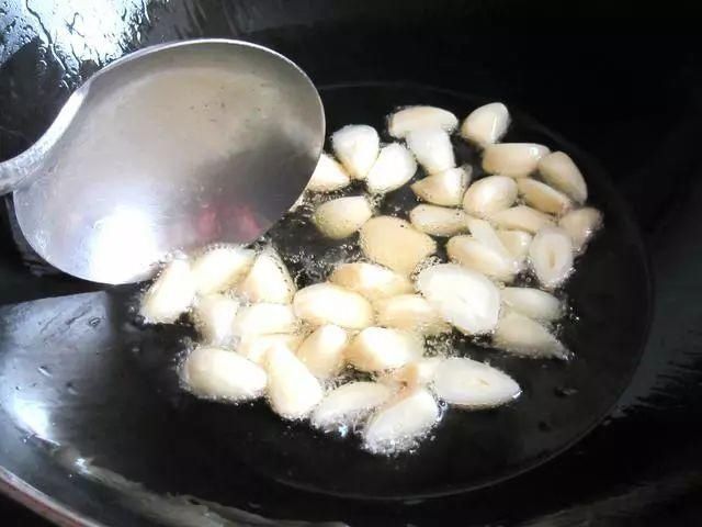  少许|红烧蒜子鳝鱼，自己动手做同样很美味！