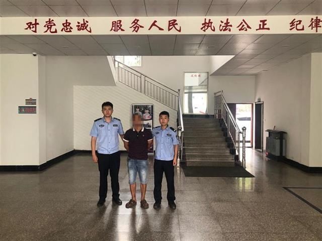  顺眼|只是因为人群中“看你不顺眼”，路怒男子驾车逼停考试的教练车