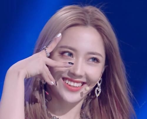  张艺凡|硬糖少女合作明日之子4支乐团，希林自信，王艺瑾开心，张艺凡厉害了