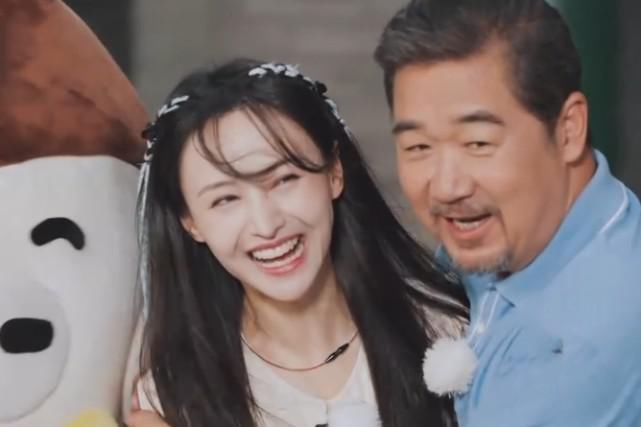  没想到|郑爽第一次见王鹤棣，谁注意她的称呼？真不是嘉宾之间的喊法