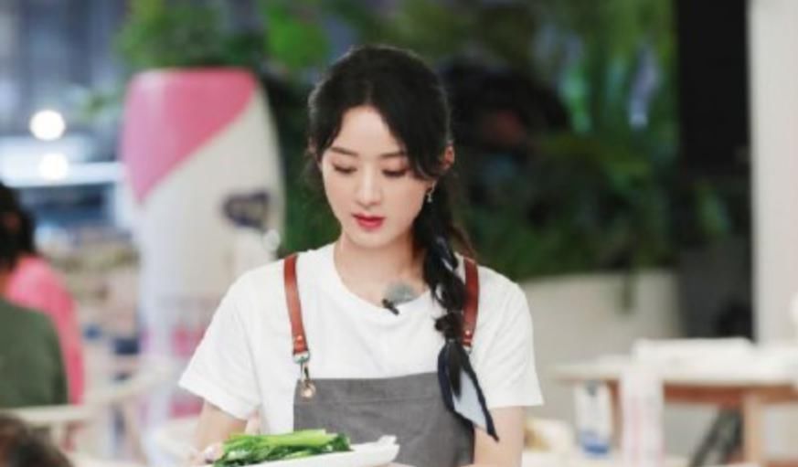  深夜|《中餐厅》赵丽颖遭恶意剪辑，一个人干活到深夜，正片却一剪没！