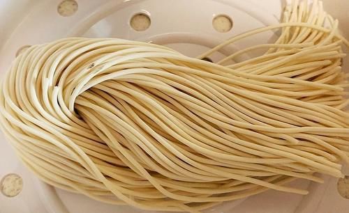 分之一汤勺|黑芝麻酱热干面,香气浓烈而厚重,面条劲道、口感好