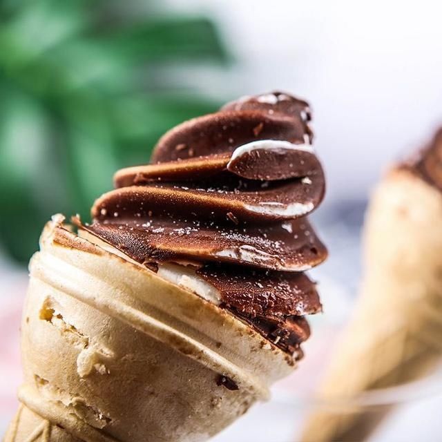  参考价格|十多块的梦龙、钟薛高真的吃不起！还是五毛一根白糖棒冰对我胃口