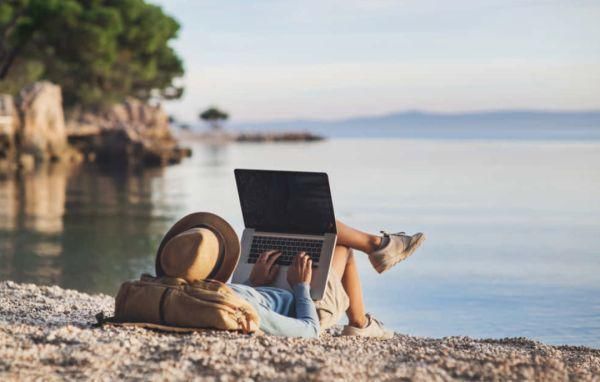 防疫|要在家办公防疫情,也要恢复旅游救经济,日本政府:大家旅游去外地工作呗?