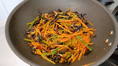 一学|鱼香肉丝的家常做法,厨房小白一学就会!