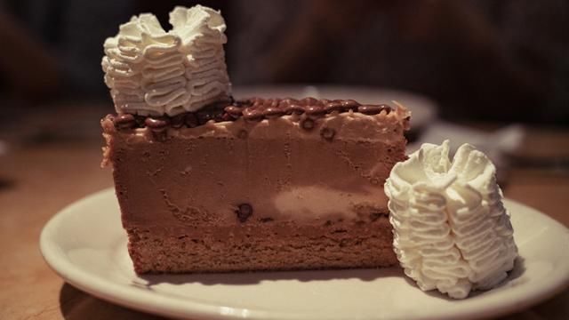 迪拜|迪拜人吃什么?到菜市场转一圈就明白了,帝王蟹、鲨鱼,应有尽有