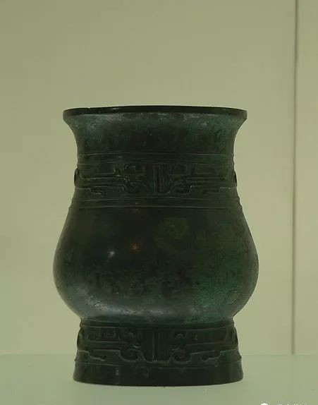 饮酒|北方黄酒生僻字 觯:是古代饮酒用的器皿,青铜制,形似尊而小,或有盖