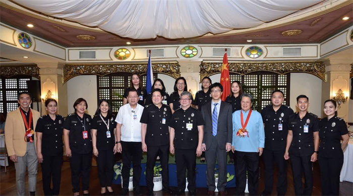 中国驻菲律宾大使馆携手华社华校为菲移民官员举办中文培训
