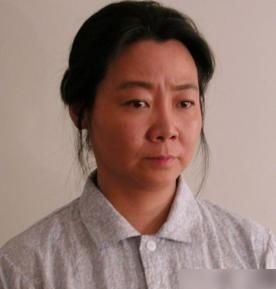 初恋|嫁给“小白脸”初恋,但别无选择,只能吃萨日娜的“软饭”六年