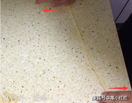 醒发|不加一粒糖的香酥小麻花，又香又酥又脆，配方简单，你来就能学会