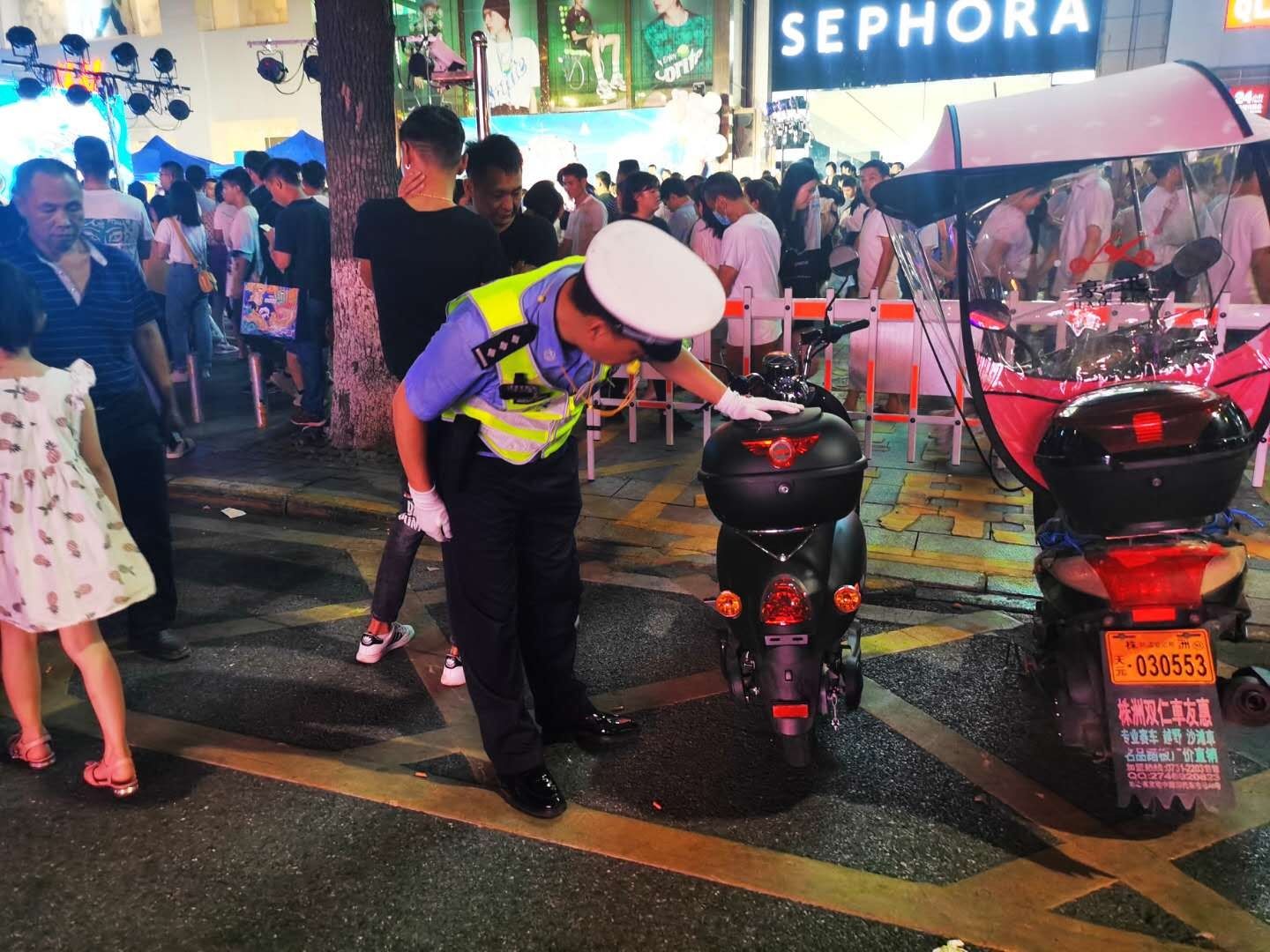 乱停乱放|芦淞交警加强违停整治，9月以来查处违停车四千余辆