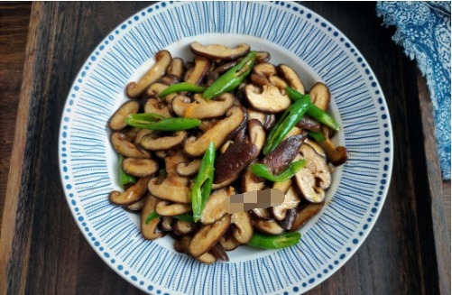 就要|这菜要多吃,咸香下饭,给肉都不换,我家隔三差五就要吃