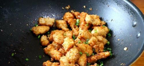  不腻|教你鸡胸肉最香的做法，外皮酥脆，肉嫩不柴，怎么吃都吃不腻