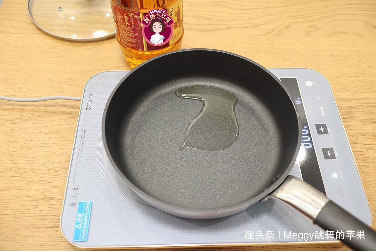  中筋面粉|别争了！外酥里嫩的葱花饼，凉水还是热水揉面跟我学，全会了