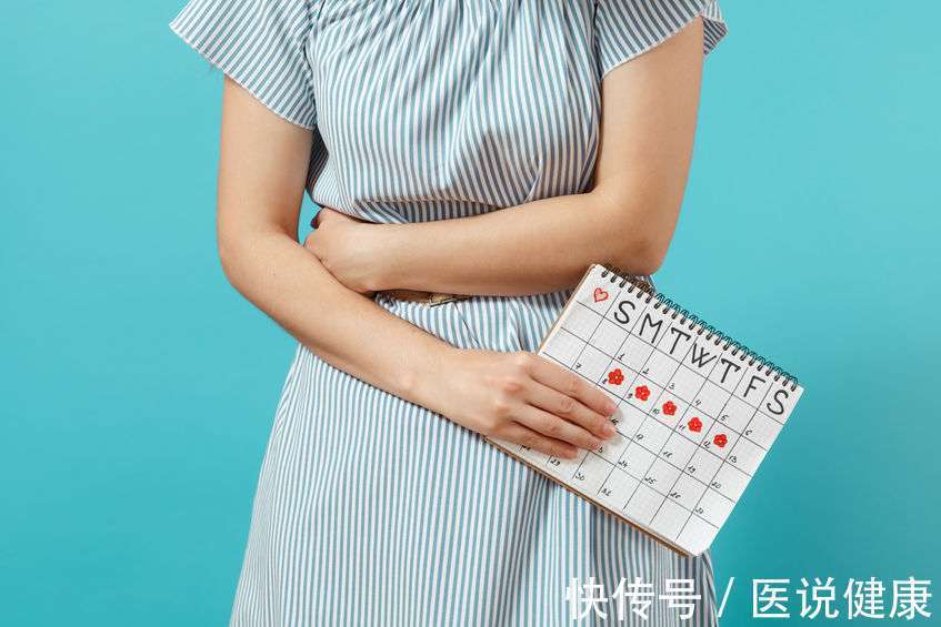 更年期女性这5个行为要尽量避免(女性更年期发生时，会有4个明显变化，做好这5点或能平稳度过)