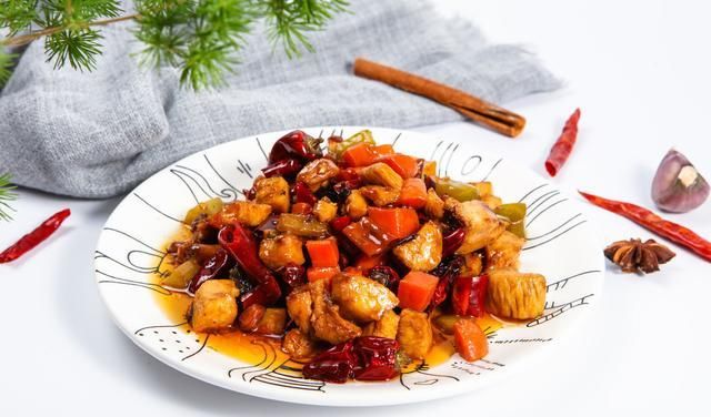  实惠|宫保豆腐，低脂美味的下饭菜，5块钱不到的家常菜，经济又实惠