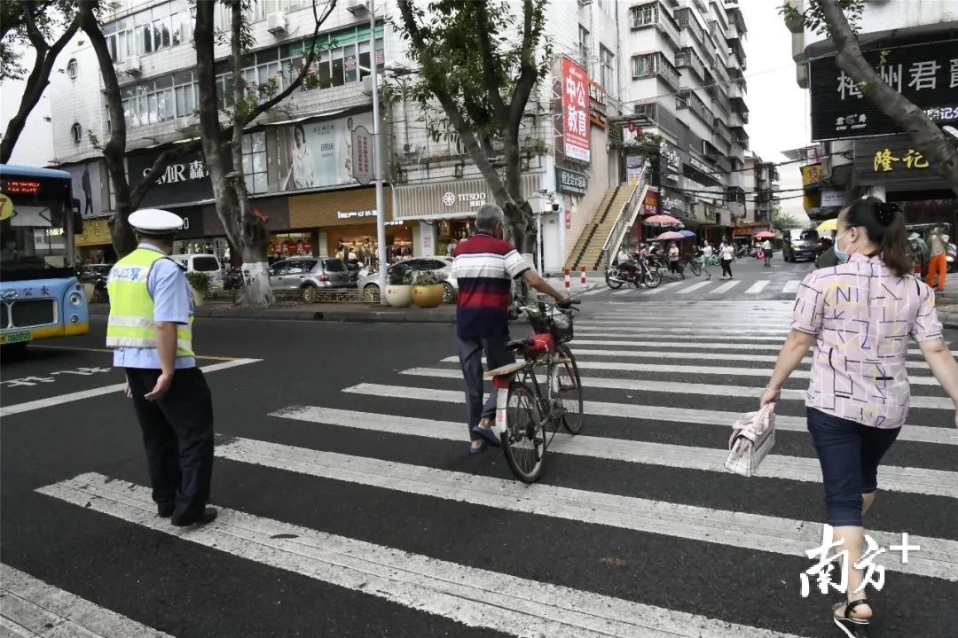 违规行为|@非机动车主，过斑马线不下车推行是违规行为，还有这些处罚！