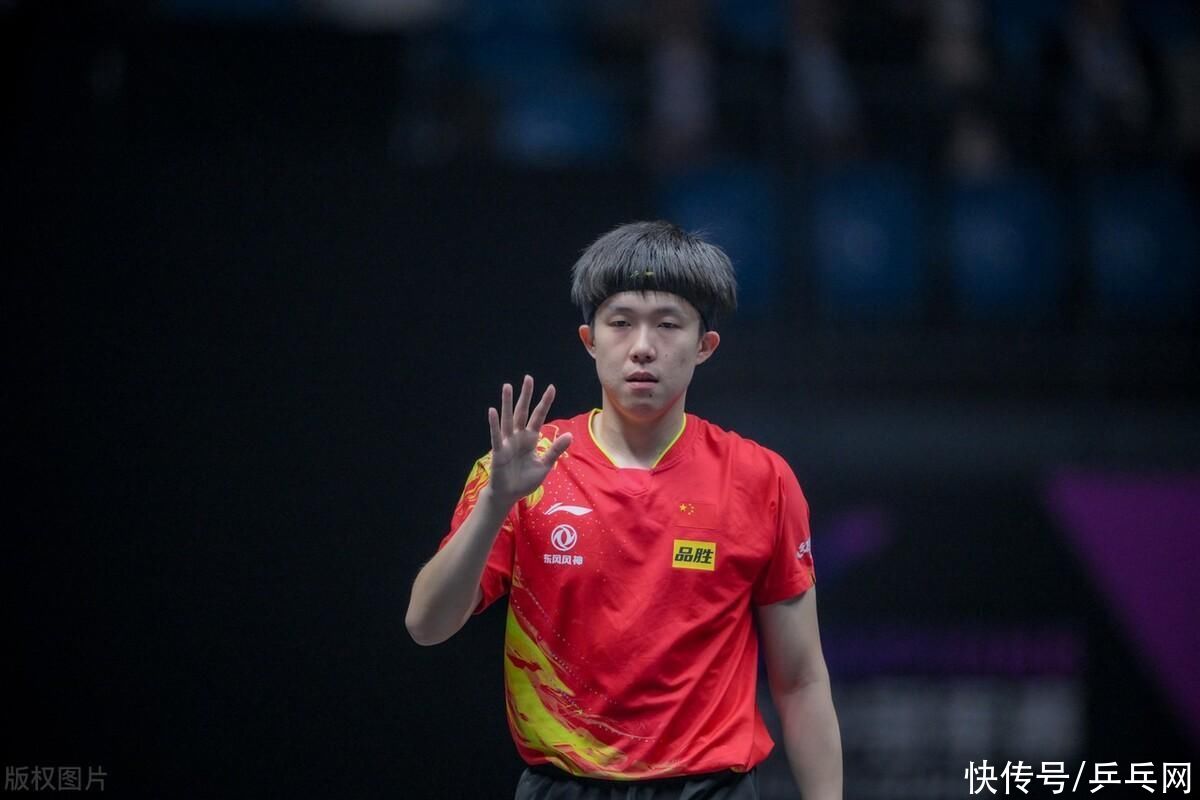 王楚钦获得北京青年五四奖章，第一位00后世界冠军！