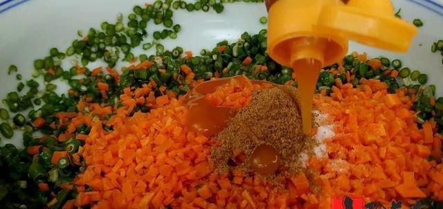  可口|豇豆角新吃法，鲜香可口又解暑，做法简单，一大盘不够吃，真解馋