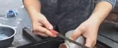 大妈|农村大妈在街上卖的这种小吃,我看着不敢吃,只能怪我没口福