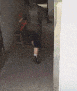 GIF|搞笑GIF:妹子你这么会玩,你男朋友知道吗?