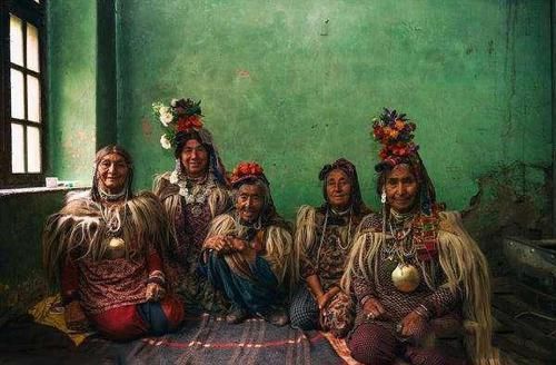 探秘|探秘喜马拉雅山的神秘部落：喜欢吃素，至今男不婚女不嫁环境超好