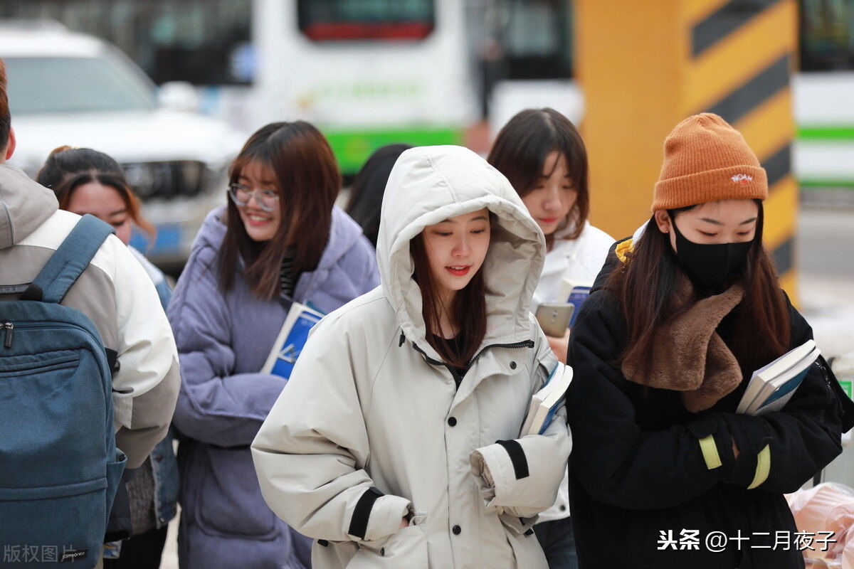 回报|学生要求5400元/月生活费合理吗？不求回报的付出也可成大错