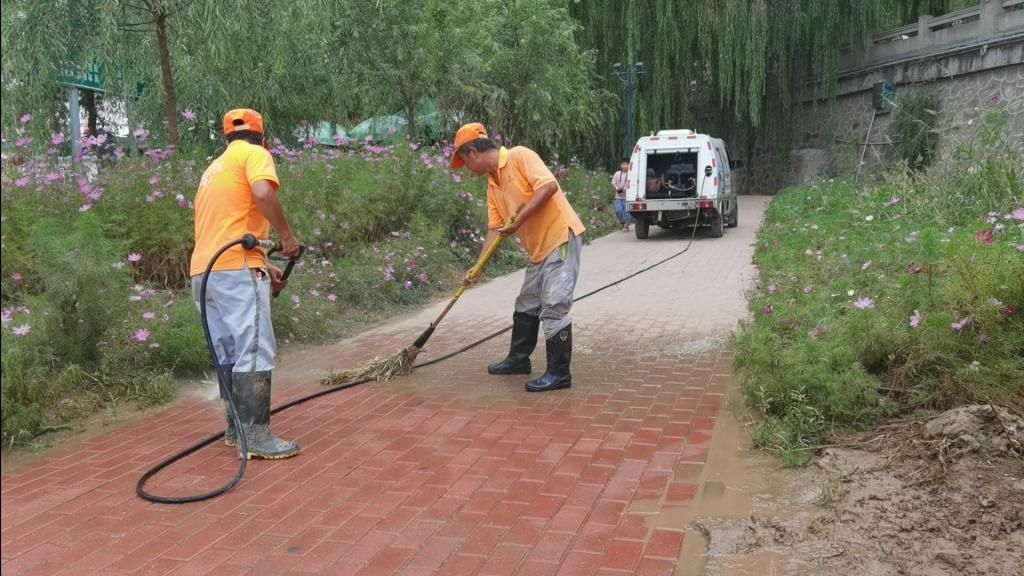 市民群众|黄河兰州段水位下降，风情线又热闹起来了