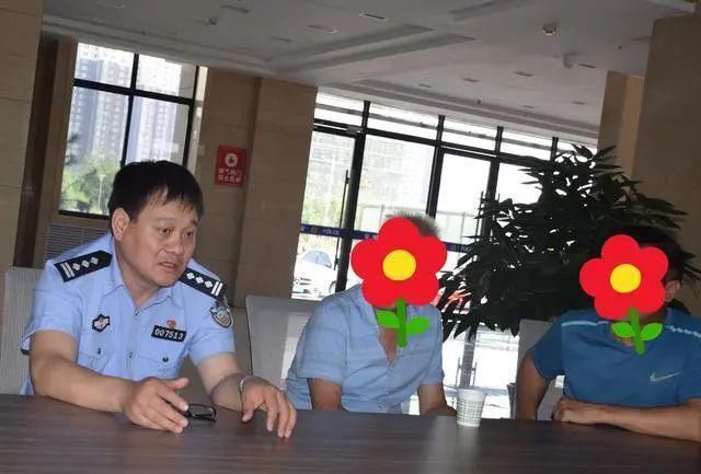  蒲城县公安局|蒲城恶势力犯罪组织被铲除 人民群众敲锣打鼓送锦旗