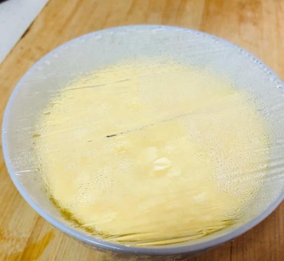  气孔|你蒸的鸡蛋羹不好看？别只会加水，偷偷加一点它，嫩滑无气孔