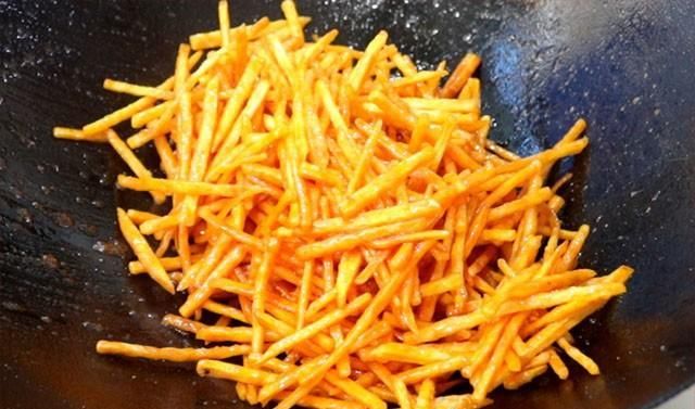 酥脆|薯条别再用土豆做啦,用红薯做真正的“薯条”,香甜酥脆,真好吃