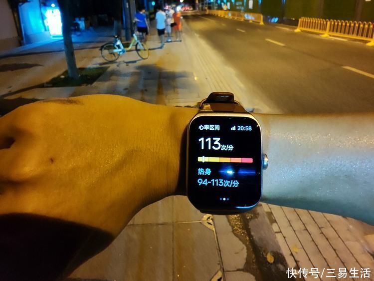 传统手表的“自充能”设计，为何智能手表没有