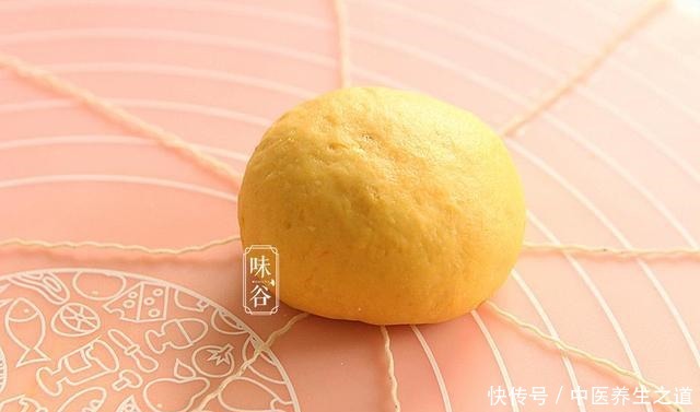 面粉|南瓜不煮粥,加点面粉做早餐,好看又营养,关键是孩子们都喜欢