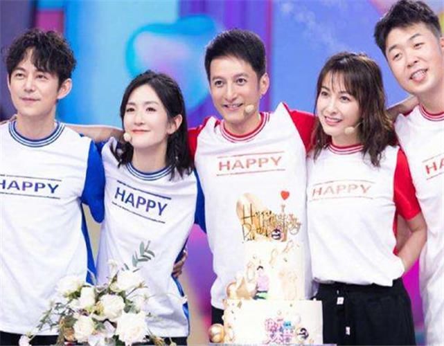  每周六|《快本》为什么是每周六播出，原本是在周五？何炅终于说出真实原因！