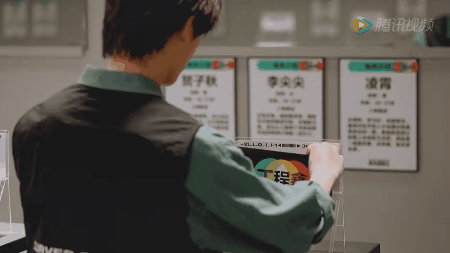  演员|拔丝吻戏、狠批流量……演员请就位炸场时刻过于密集了！