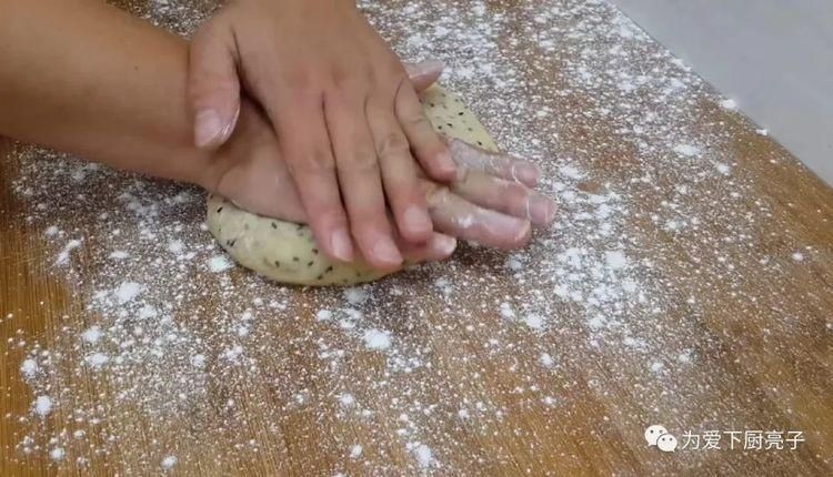  简单|油条这做法才简单，切一切炸一炸，个个焦脆又香甜，学会能开店了