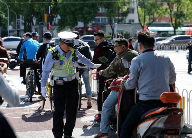 卖不动|新国标电动车一直卖不动，原因在哪？车主：这速度还不如自行车